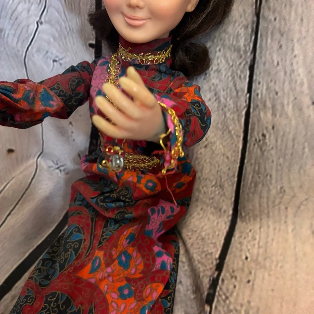 VINTAGE VINYL HARD PLASTIC DOLL 18 INCH HASBRO 1972 AIMEE SLEEP EYES DARK HAIR‎